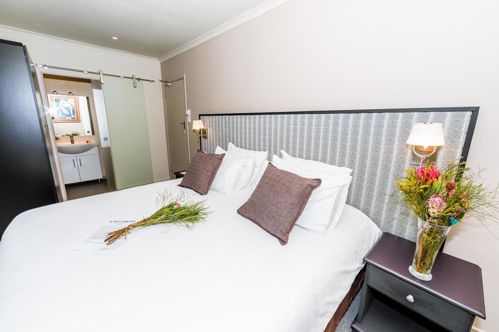 Le Petit Chateau Guest House Durbanville Room photo